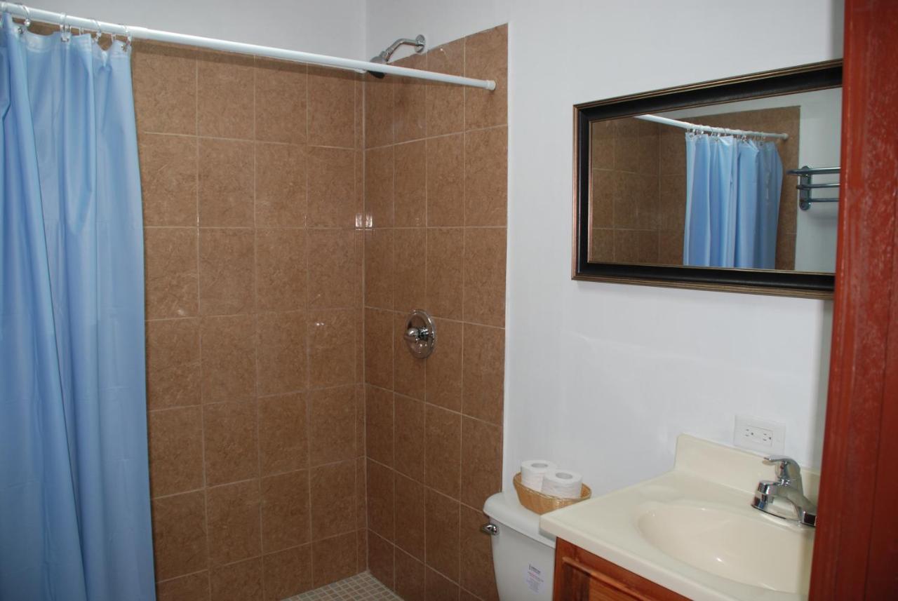 Hotel Coastalbay 2 & Golf Cart Rental San Pedro  Bagian luar foto