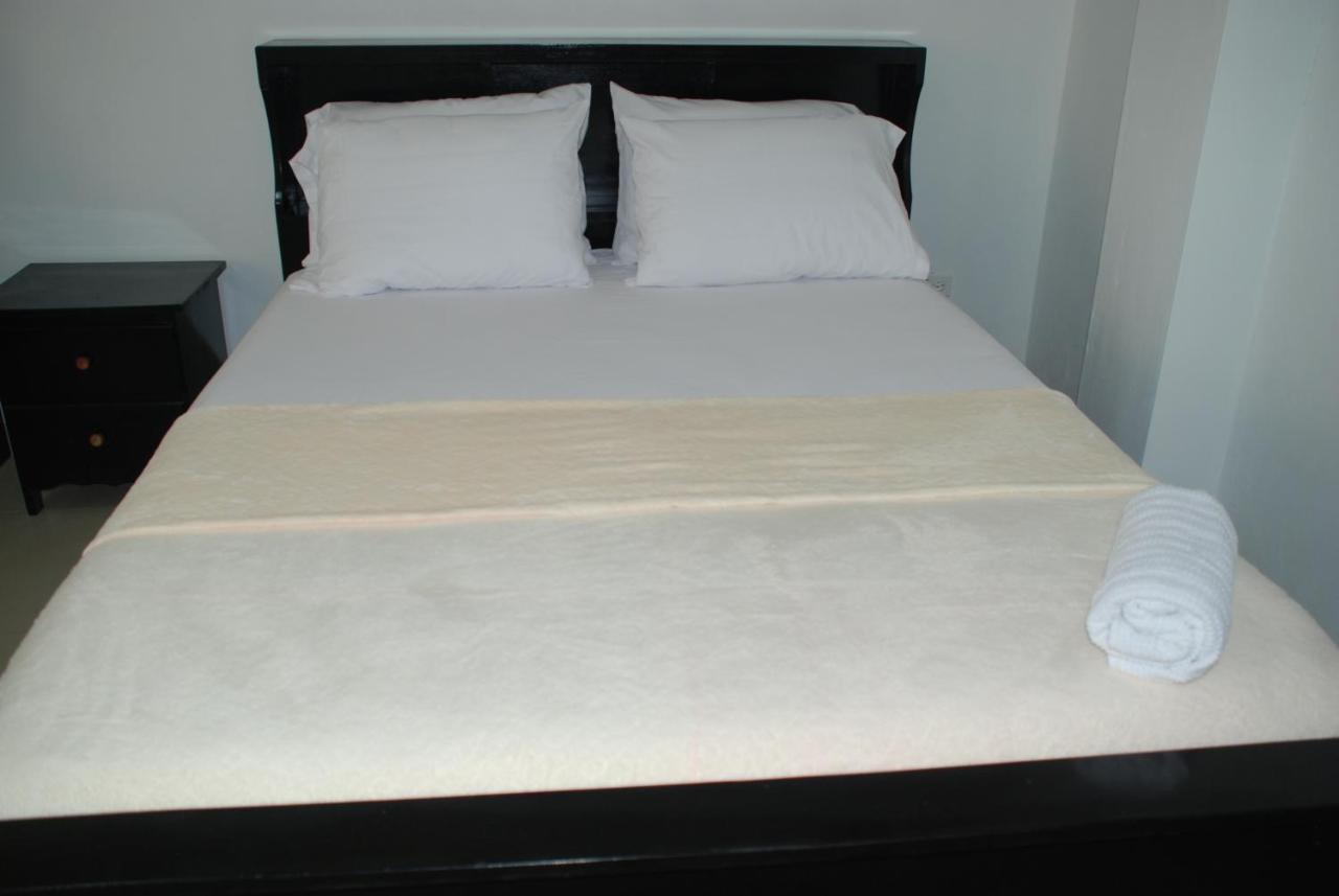 Hotel Coastalbay 2 & Golf Cart Rental San Pedro  Bagian luar foto