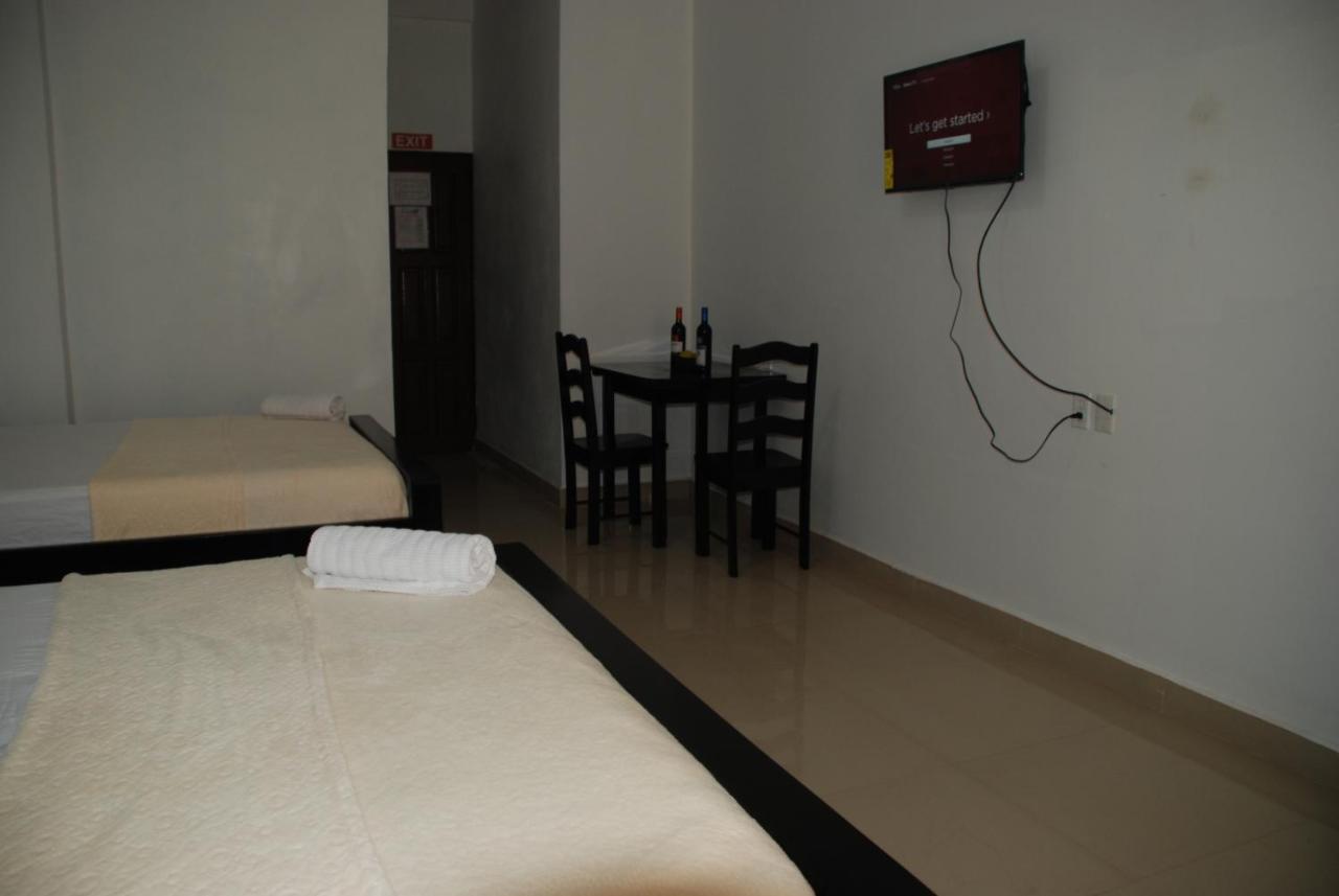 Hotel Coastalbay 2 & Golf Cart Rental San Pedro  Bagian luar foto