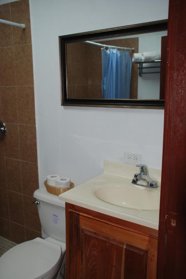 Hotel Coastalbay 2 & Golf Cart Rental San Pedro  Bagian luar foto