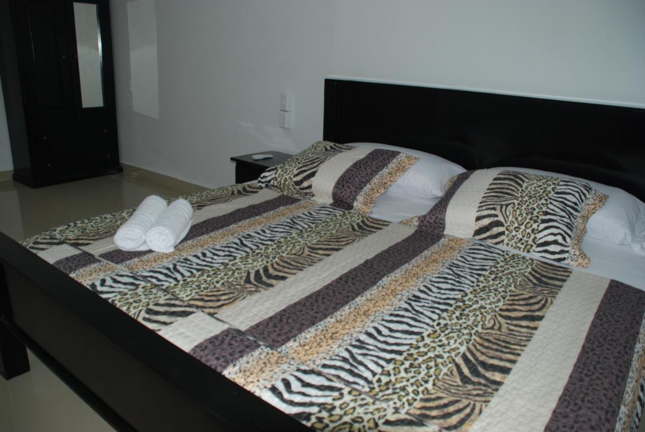 Hotel Coastalbay 2 & Golf Cart Rental San Pedro  Bagian luar foto