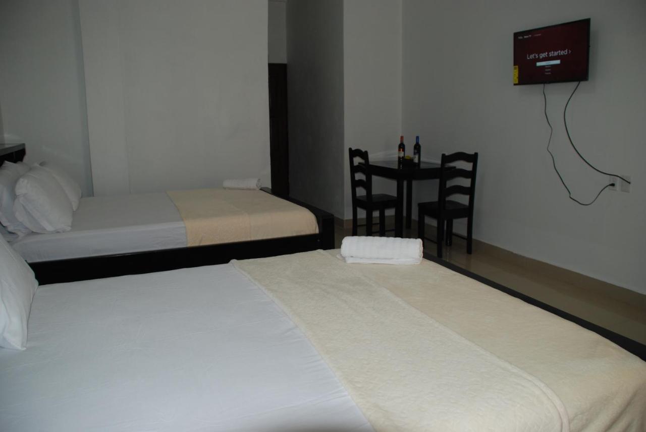 Hotel Coastalbay 2 & Golf Cart Rental San Pedro  Bagian luar foto
